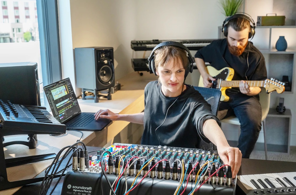Soundcraft Signature Plus 22 | Anh Duy Audio